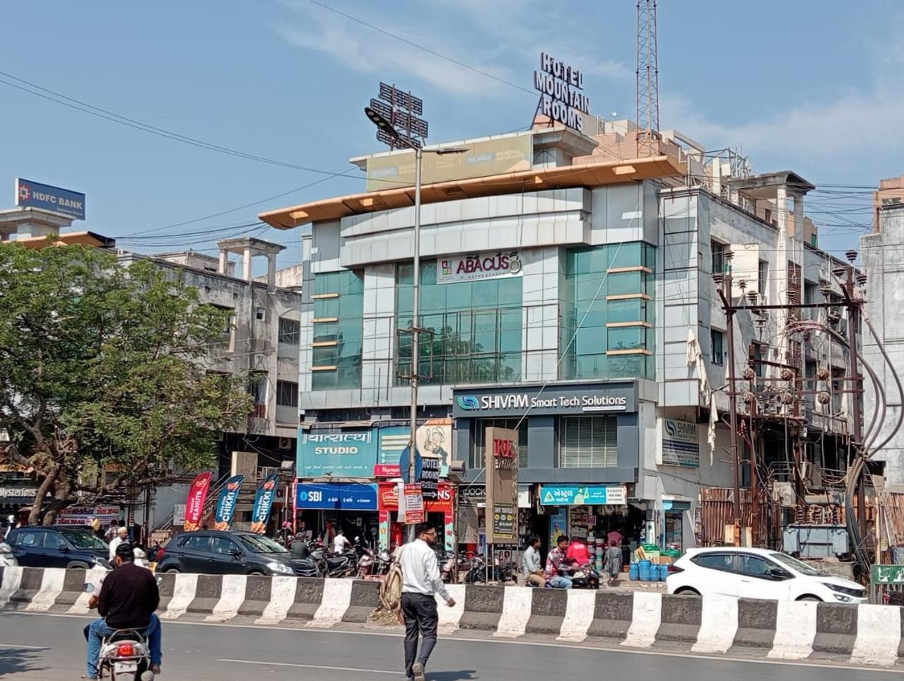 Hotel Mountain Bharuch Bagian luar foto