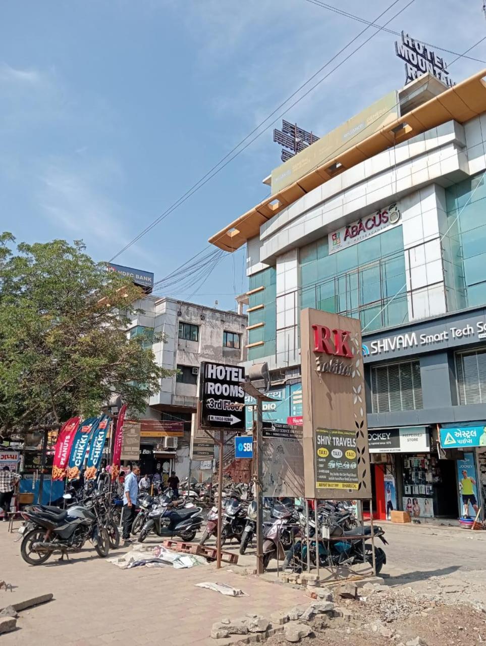 Hotel Mountain Bharuch Bagian luar foto